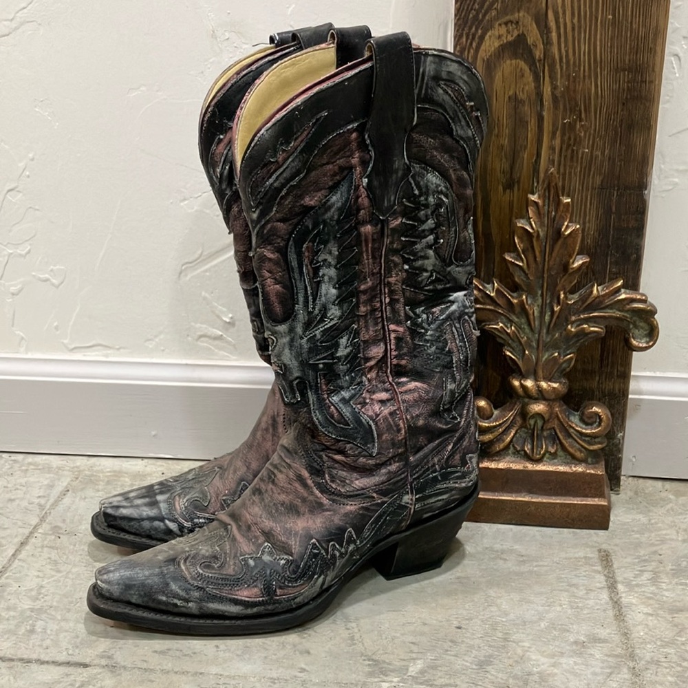 CORRAL Western Cowboy Boots with Intricate Design